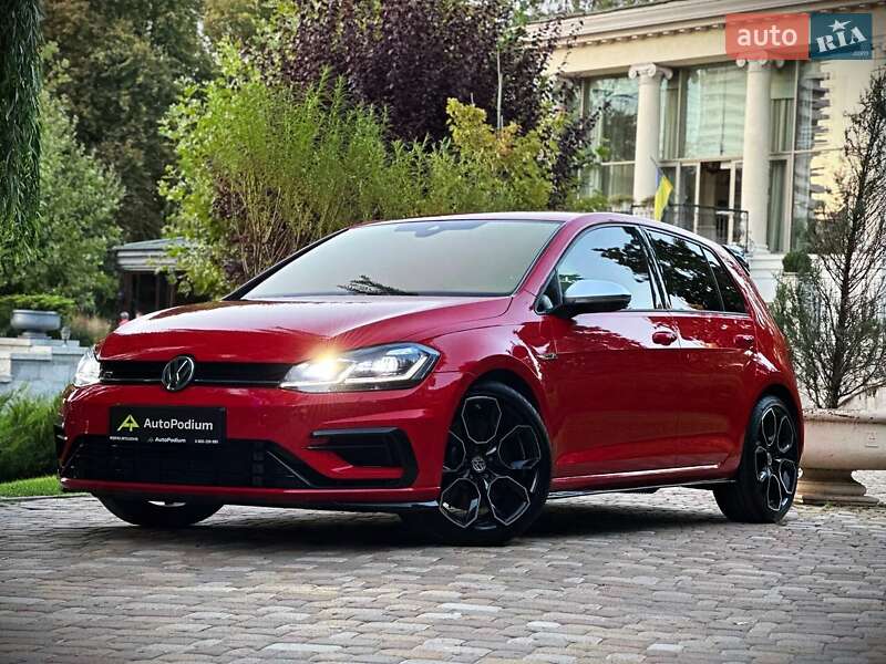 Хэтчбек Volkswagen Golf 2019 в Киеве