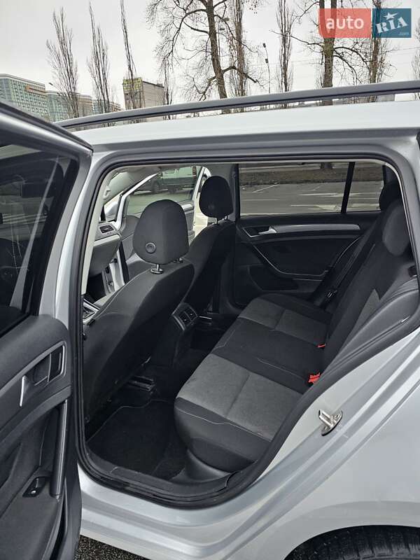 Універсал Volkswagen Golf 2014 в Києві