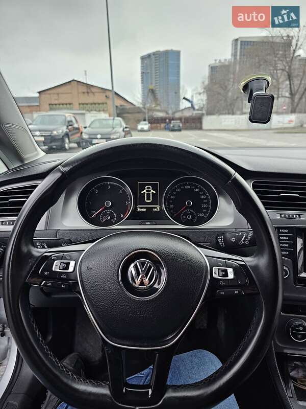 Універсал Volkswagen Golf 2014 в Києві
