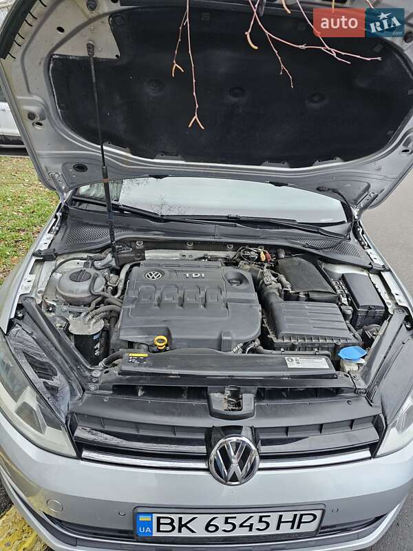 Універсал Volkswagen Golf 2014 в Києві