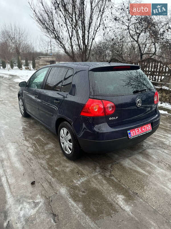 Хетчбек Volkswagen Golf 2005 в Кременці