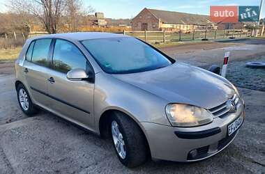 Хетчбек Volkswagen Golf 2004 в Сокалі