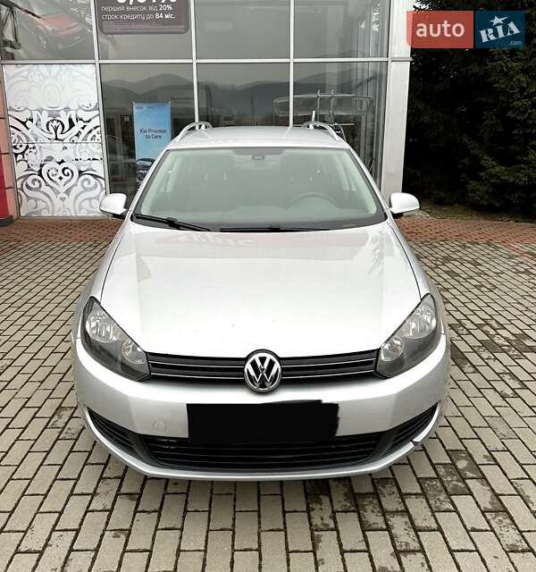 Універсал Volkswagen Golf 2010 в Хусті