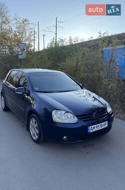 Хетчбек Volkswagen Golf 2006 в Києві