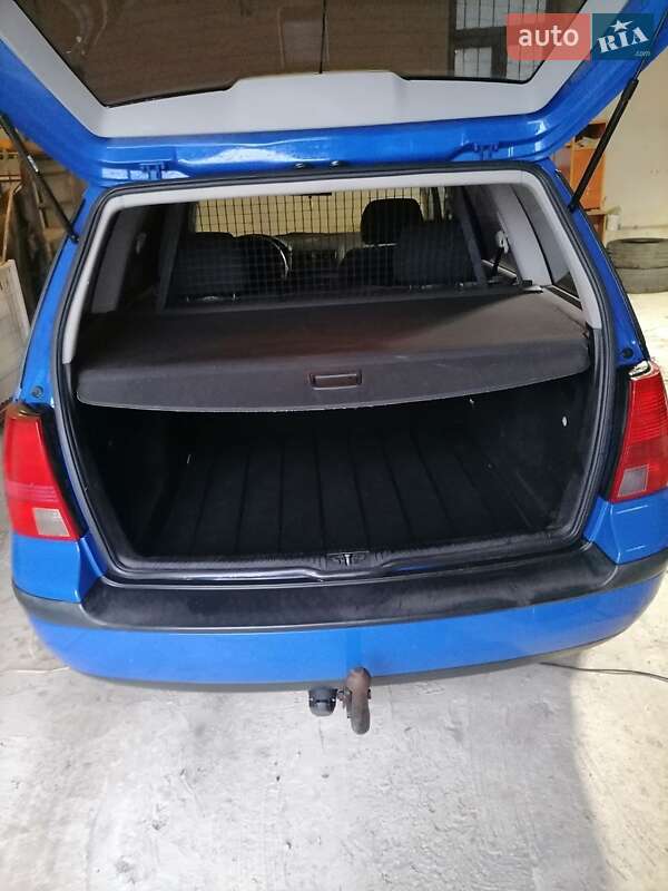 Универсал Volkswagen Golf 2001 в Львове