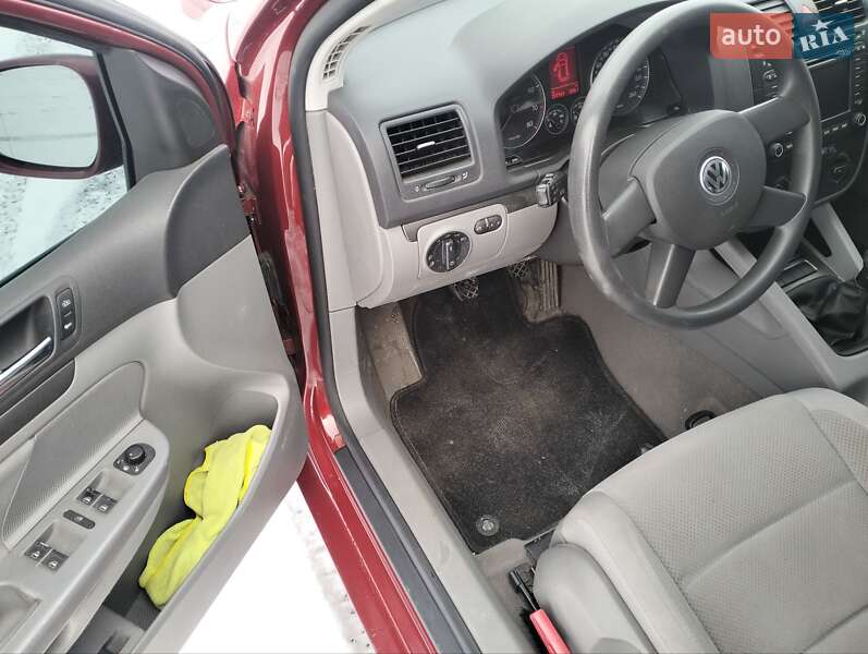 Хетчбек Volkswagen Golf 2004 в Рівному фото 5 Хетчбек Volkswagen Golf 2004 в Рівному