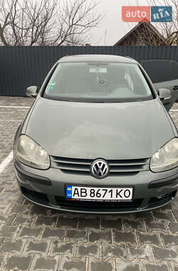 Хэтчбек Volkswagen Golf 2004 в Виннице