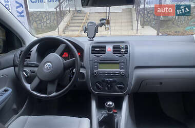 Хэтчбек Volkswagen Golf 2004 в Виннице