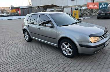 Хетчбек Volkswagen Golf 2003 в Рівному