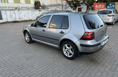 Хетчбек Volkswagen Golf 2003 в Рівному