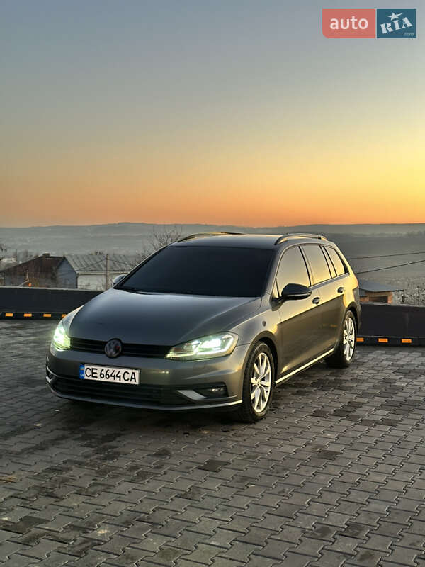 Універсал Volkswagen Golf 2018 в Чернівцях