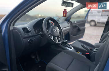 Хетчбек Volkswagen Golf 2004 в Тернополі