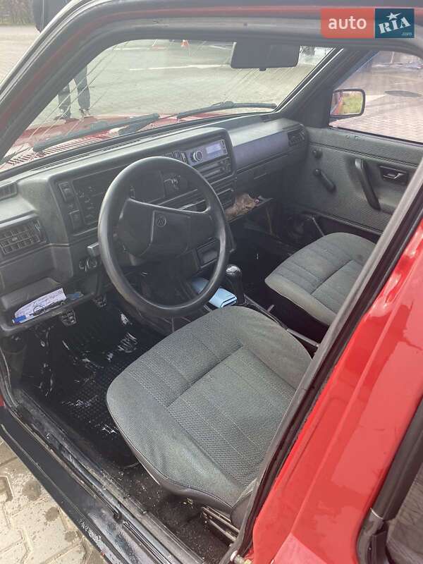 Хэтчбек Volkswagen Golf 1991 в Косове