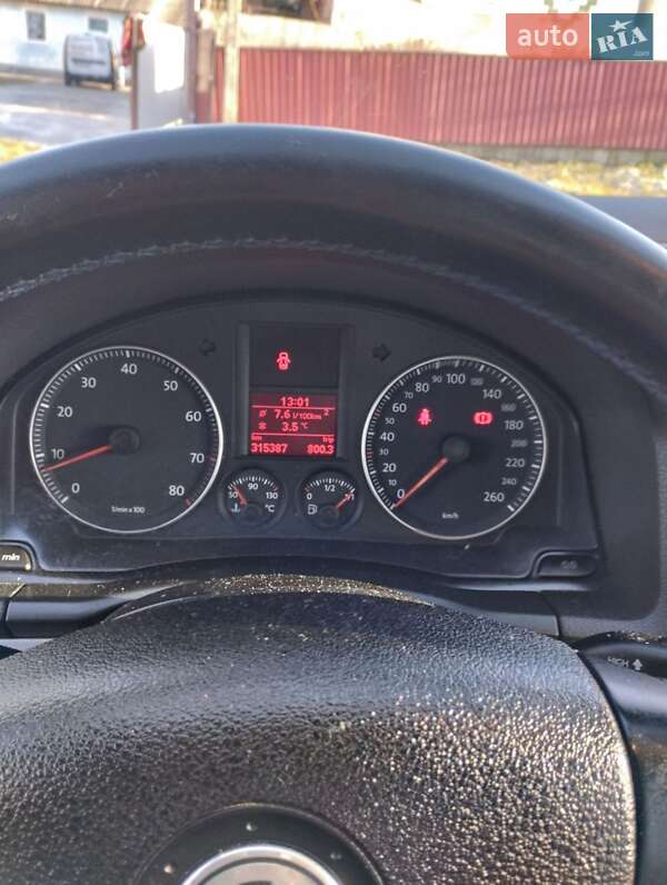 Хэтчбек Volkswagen Golf 2007 в Вишневце