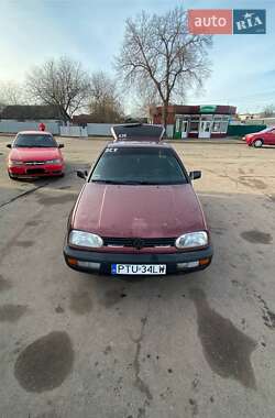 Седан Volkswagen Golf 1995 в Попельне