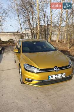 Хетчбек Volkswagen Golf 2018 в Дніпрі