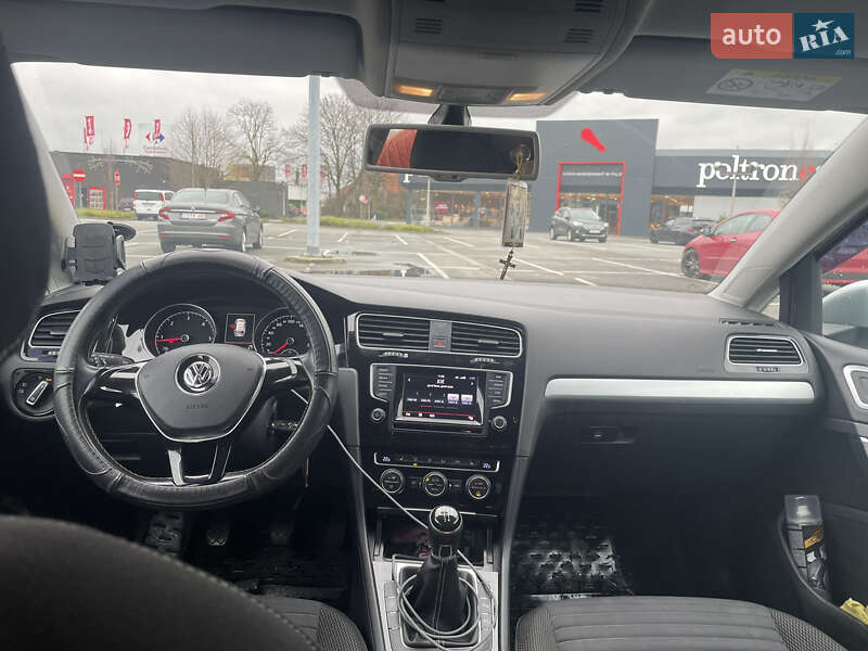 Универсал Volkswagen Golf 2015 в Ивано-Франковске