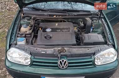 Хэтчбек Volkswagen Golf 2001 в Львове