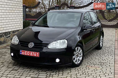 Хетчбек Volkswagen Golf 2004 в Луцьку