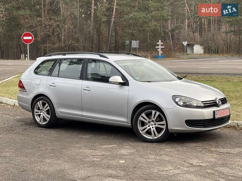 Універсал Volkswagen Golf 2012 в Луцьку