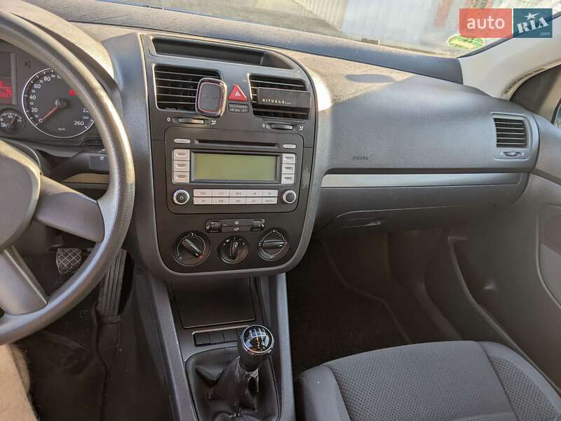 Хетчбек Volkswagen Golf 2003 в Хмельницькому