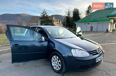 Хетчбек Volkswagen Golf 2004 в Сколе