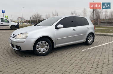 Хетчбек Volkswagen Golf 2006 в Новомосковську