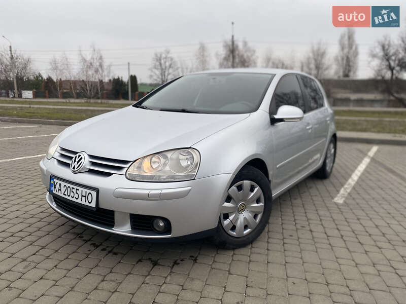 Хетчбек Volkswagen Golf 2006 в Новомосковську