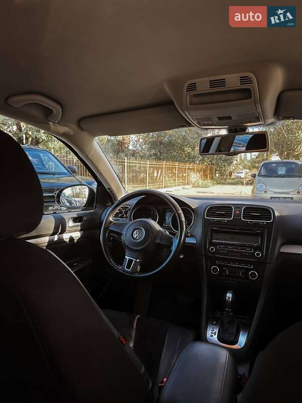 Хэтчбек Volkswagen Golf 2011 в Николаеве