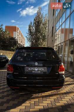 Хэтчбек Volkswagen Golf 2011 в 