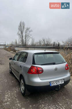 Хэтчбек Volkswagen Golf 2004 в Харькове