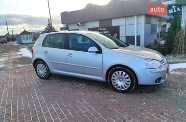 Хетчбек Volkswagen Golf 2006 в Сарнах