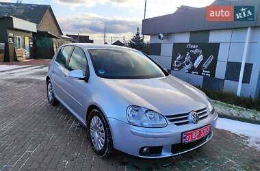 Хетчбек Volkswagen Golf 2006 в Сарнах