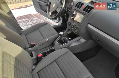 Хетчбек Volkswagen Golf 2006 в Сарнах