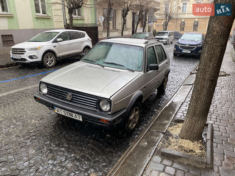 Хетчбек Volkswagen Golf 1989 в Чернівцях