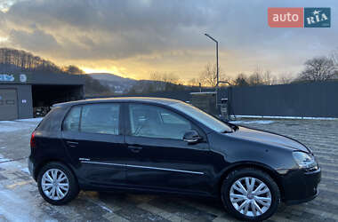 Хэтчбек Volkswagen Golf 2008 в Сваляве