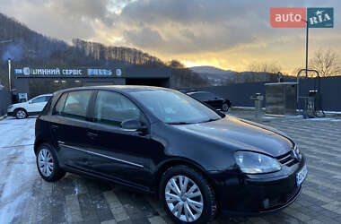 Хэтчбек Volkswagen Golf 2008 в Сваляве