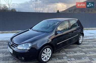 Хэтчбек Volkswagen Golf 2008 в Сваляве