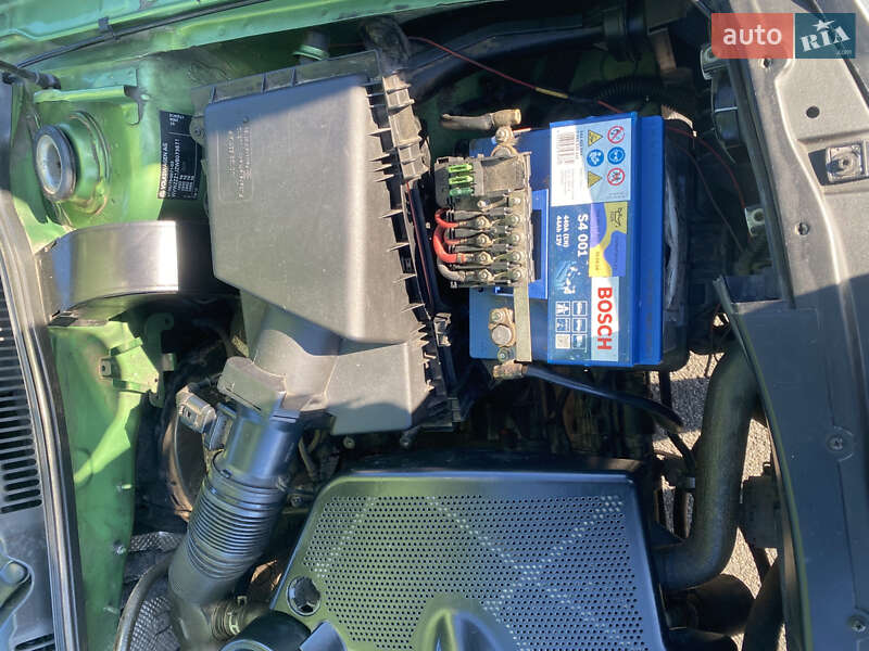 Хетчбек Volkswagen Golf 1998 в Києві