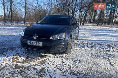 Хетчбек Volkswagen Golf 2015 в Дніпрі