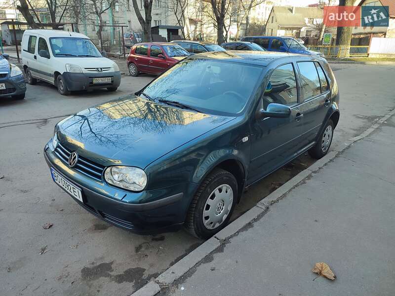 Хэтчбек Volkswagen Golf 2002 в Тернополе