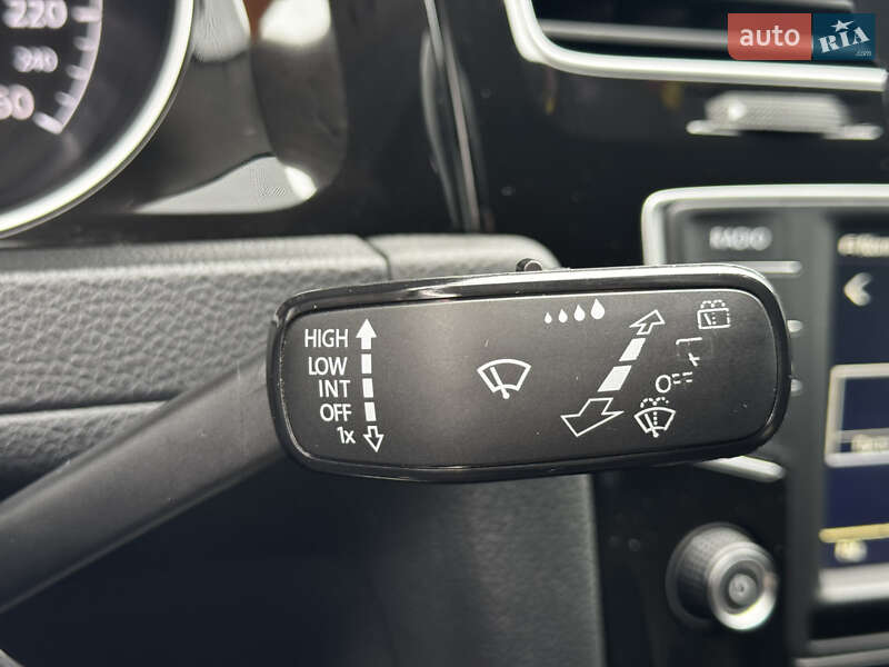 Хэтчбек Volkswagen Golf 2016 в Житомире