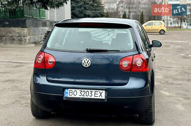 Хетчбек Volkswagen Golf 2004 в Рівному