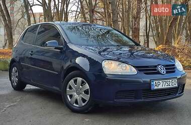 Хетчбек Volkswagen Golf 2005 в Городенці