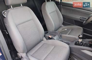 Хетчбек Volkswagen Golf 2005 в Городенці