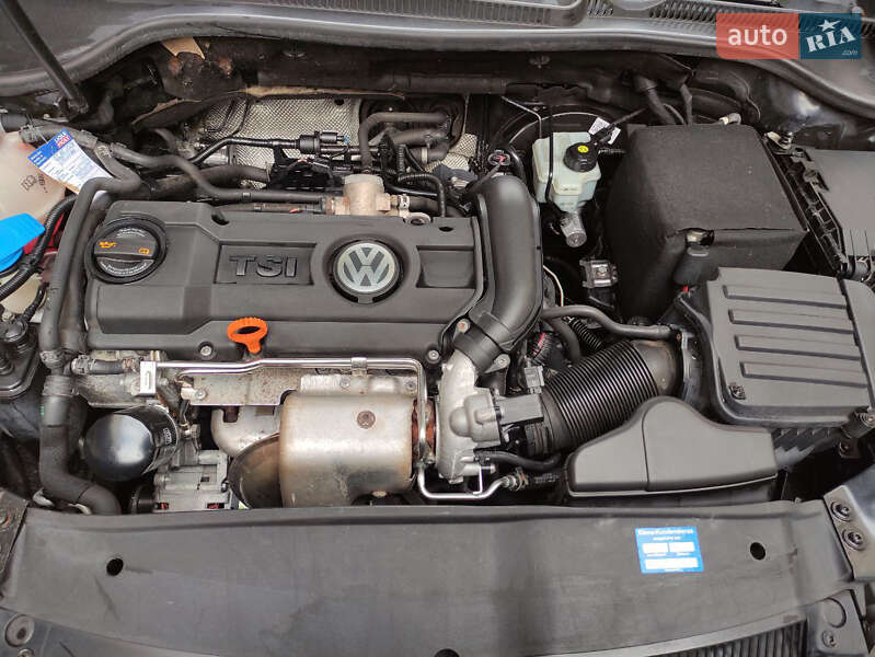 Хетчбек Volkswagen Golf 2010 в Хусті