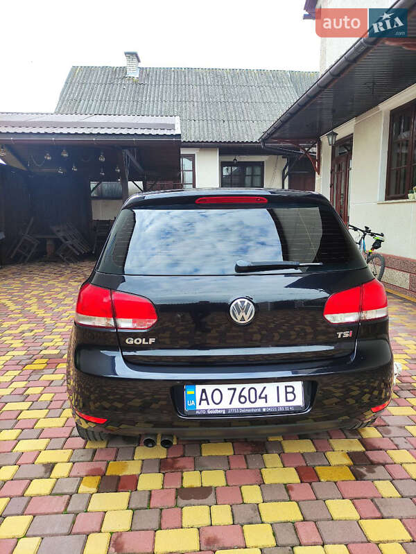 Хетчбек Volkswagen Golf 2010 в Хусті