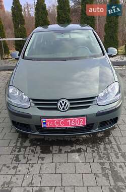 Хетчбек Volkswagen Golf 2004 в Надвірній