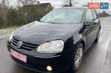 Хетчбек Volkswagen Golf 2005 в Луцьку