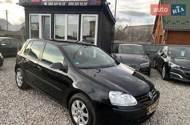 Хетчбек Volkswagen Golf 2005 в Коломиї